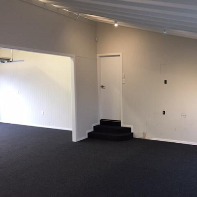 garage carpet and stairs